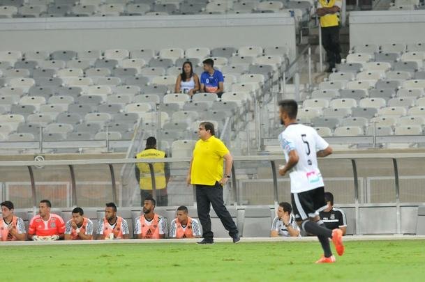 Fotos do jogo entre Cruzeiro e Ponte Preta, no Mineiro, pela terceira rodada do Campeonato Brasileiro