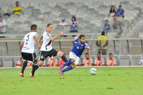 Fotos do jogo entre Cruzeiro e Ponte Preta, no Mineiro, pela terceira rodada do Campeonato Brasileiro