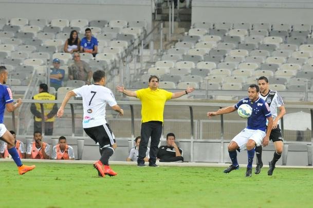 Fotos do jogo entre Cruzeiro e Ponte Preta, no Mineiro, pela terceira rodada do Campeonato Brasileiro