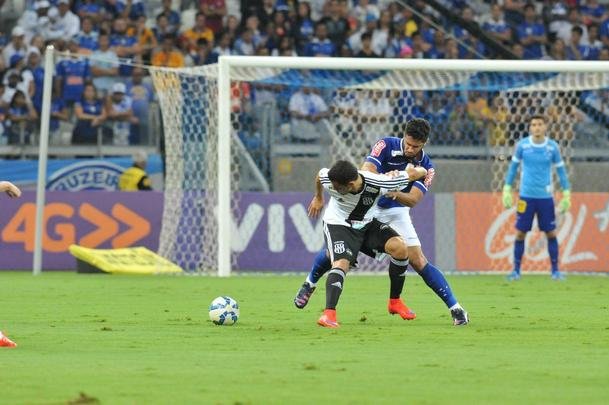 Fotos do jogo entre Cruzeiro e Ponte Preta, no Mineiro, pela terceira rodada do Campeonato Brasileiro