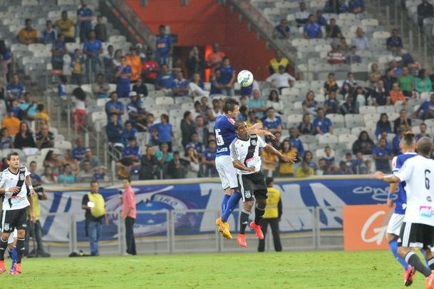 Fotos do jogo entre Cruzeiro e Ponte Preta, no Mineiro, pela terceira rodada do Campeonato Brasileiro