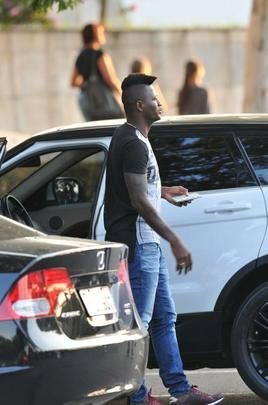 Jogador colombiano se despediu dos companheiros e depois deixou o centro de treinamento