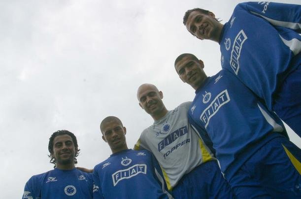 Imagens do meia Alex, campeo da Trplice Coroa com a camisa do Cruzeiro
