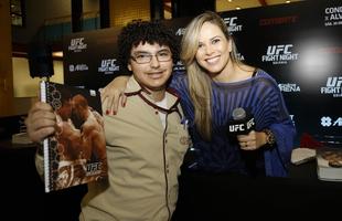 Sesso de fotos e autgrafos do UFC em Goinia com lutadores e ring girls