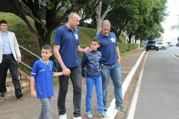 Alex foi acompanhado pelo goleiro Gomes, que tambm participou da conquista da Trplice Coroa
