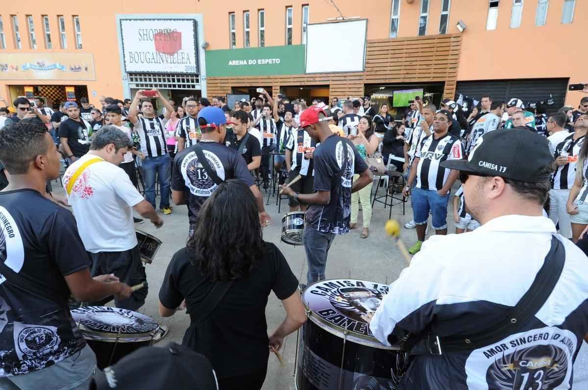 Atleticanos, devotos de 'So Victor', celebram dia da defesa que marcou campanha da Libertadores 2013