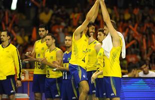 Brasil e Srvia se enfrentaram neste sbado, no Mineirinho, pela segunda partida na Liga Mundial de Vlei