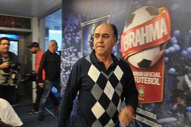 ltimas imagens de Marcelo Oliveira no Cruzeiro; em pronunciamento, tcnico se emocionou