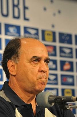 ltimas imagens de Marcelo Oliveira no Cruzeiro; em pronunciamento, tcnico se emocionou