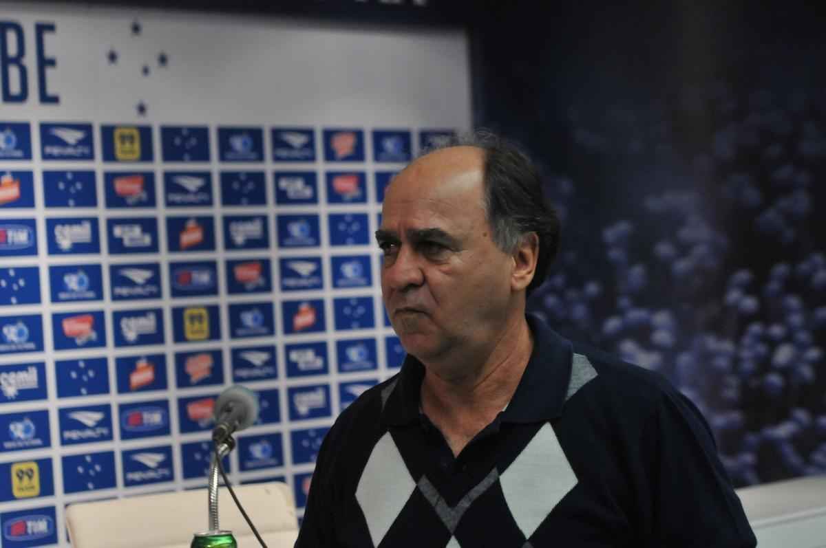 ltimas imagens de Marcelo Oliveira no Cruzeiro; em pronunciamento, tcnico se emocionou