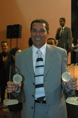 No Trofu Tel Santana de 2004, Luxemburgo recebeu trofus pelo vitorioso ano de 2003