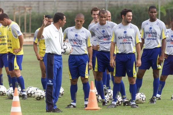 Em 2004, Cruzeiro manteve Alex e ainda se reforou com Rivaldo e Guilherme, gerando grande expectativa na torcida