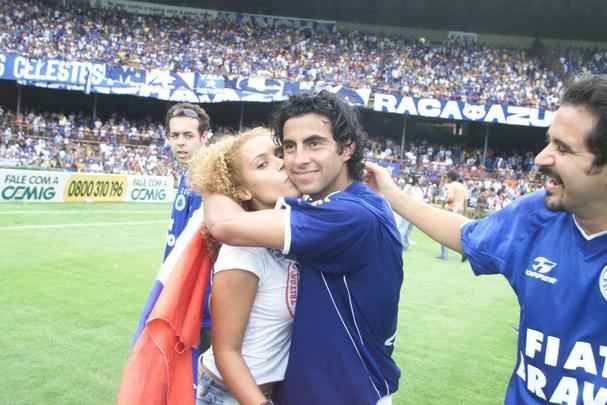 30 de novembro de 2003 - Filha de Luxemburgo com Maldonado, ento genro do tcnico, na festa do Brasileiro