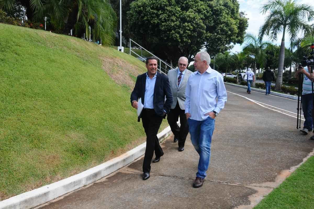 Tcnico foi apresentado  imprensa pelo presidente Gilvan de Pinho Tavares