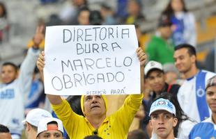 Sada de Marcelo Oliveira e chegada de Vanderlei Luxemburgo causaram reaes distintas entre torcedores; alguns culparam a diretoria pela troca no comando