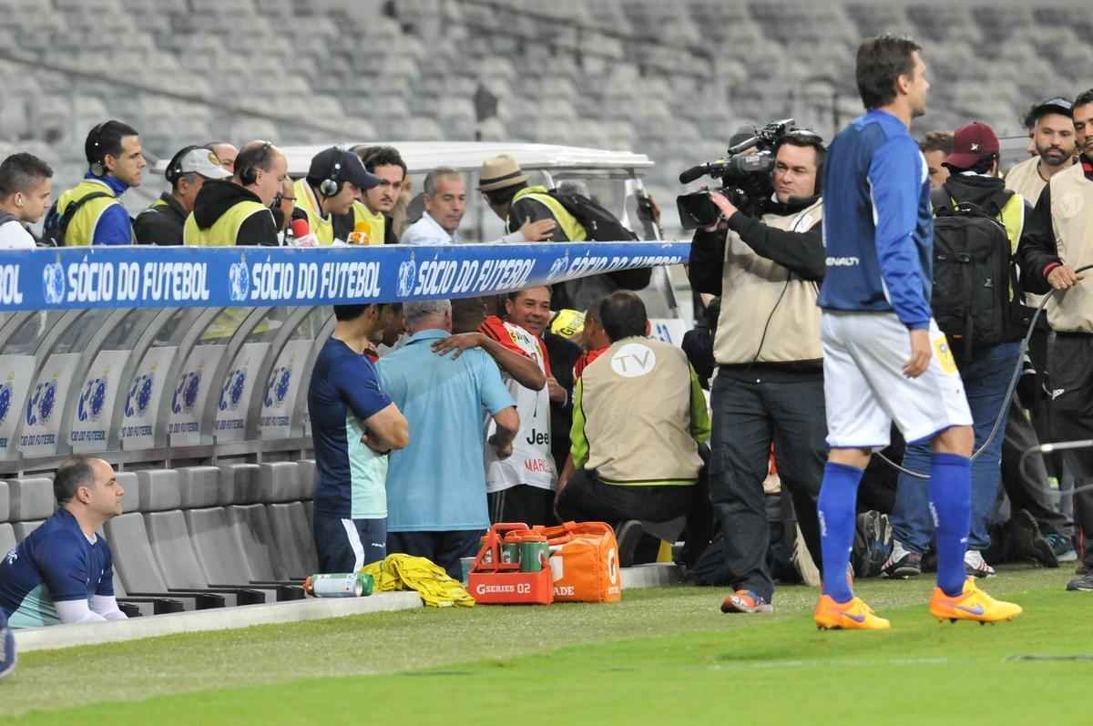 Fotos de bastidores de Cruzeiro 1x0 Flamengo, no Mineiro. Jogo marcou o retorno de Vanderlei Luxemburgo ao comando do clube.