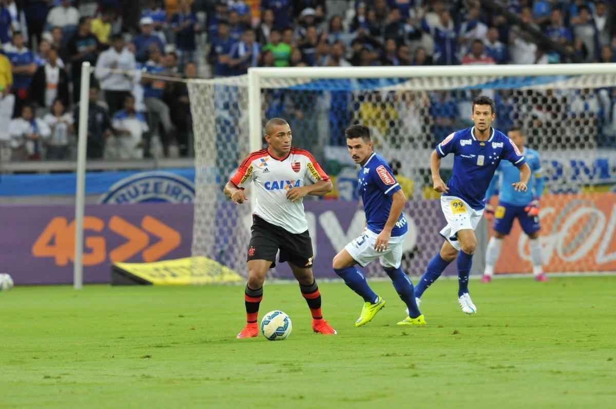 Cruzeiro recebe Flamengo na reestreia de Vanderlei Luxemburgo no comando da Raposa