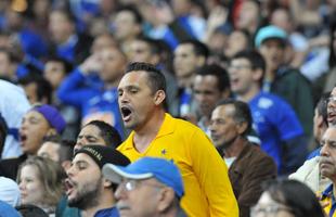 Com gol do zagueiro Manoel, Cruzeiro venceu pela primeira vez no Brasileiro e deixou a zona de rebaixamento