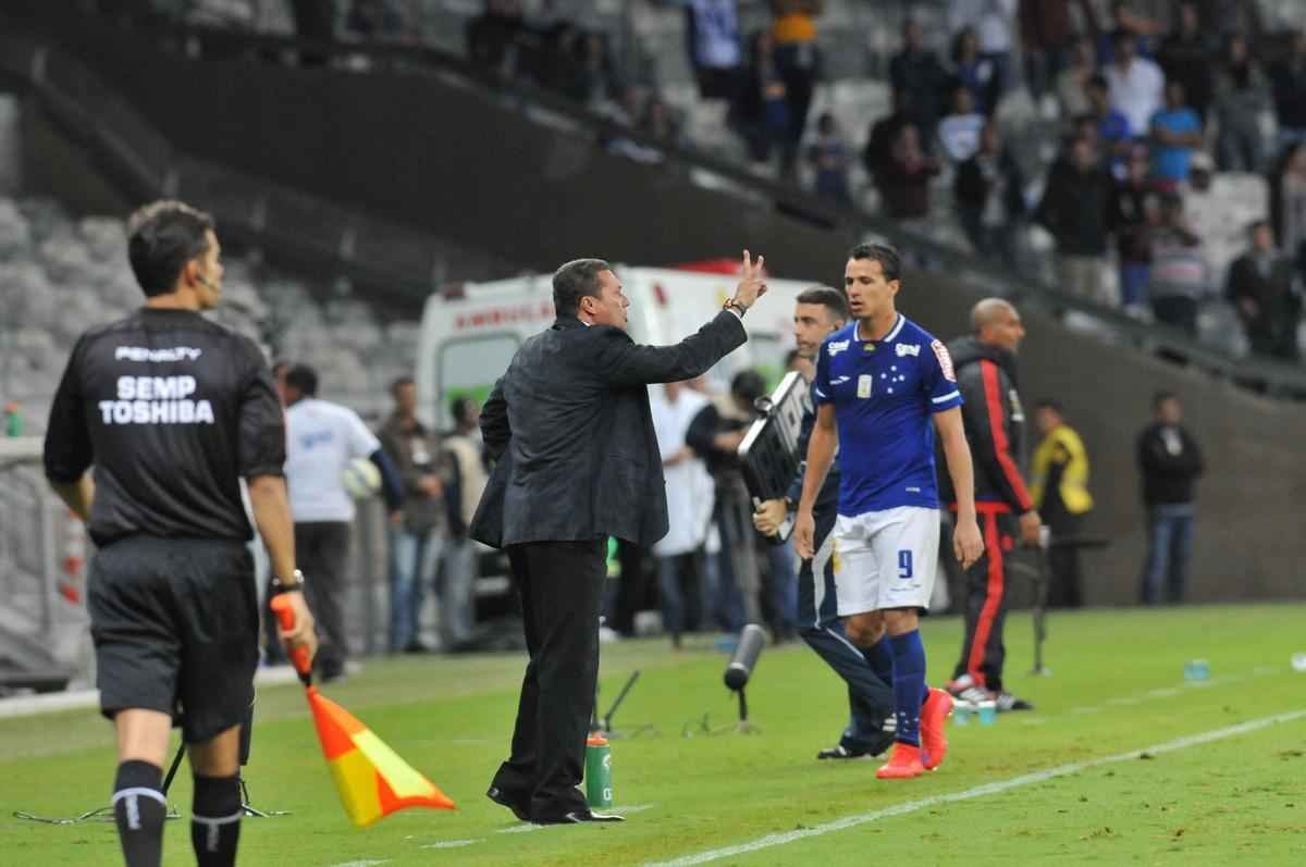 Veja a movimentao, gritos, comemorao e aposta de Luxemburgo no retorno ao Cruzeiro