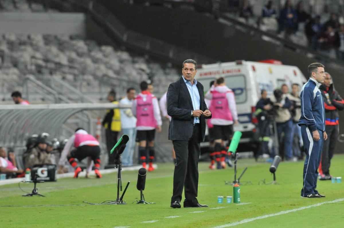 Veja a movimentao, gritos, comemorao e aposta de Luxemburgo no retorno ao Cruzeiro