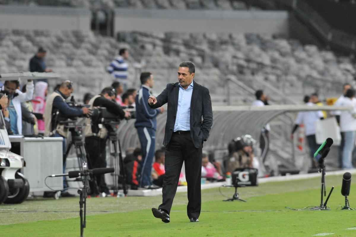 Veja a movimentao, gritos, comemorao e aposta de Luxemburgo no retorno ao Cruzeiro