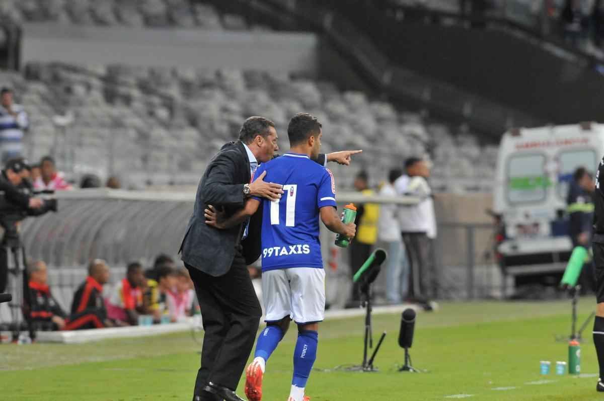 Veja a movimentao, gritos, comemorao e aposta de Luxemburgo no retorno ao Cruzeiro