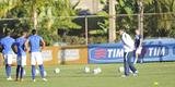 Vanderlei Luxemburgo observou treino tcnico dos reservas, comandado pelo auxiliar Deivid