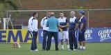 Vanderlei Luxemburgo observou treino tcnico dos reservas, comandado pelo auxiliar Deivid