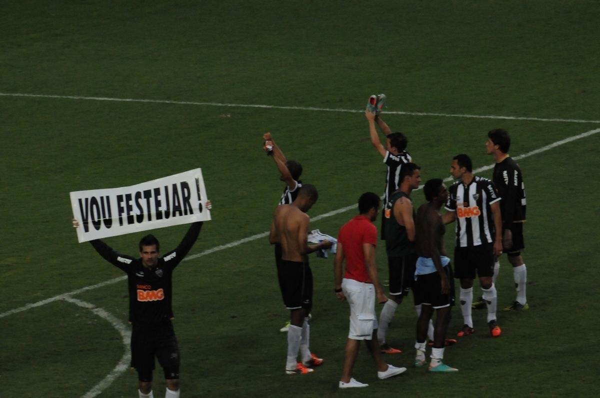 No clssico com o Cruzeiro, dia 2 de dezembro de 2012, o Atltico venceu por 3 a 2 e assegurou vaga na fase de grupos da Libertadores. Os jogadores festejaram muito em campo. A classificao foi o comeo da campanha para conquistar a Amrica em 2013.