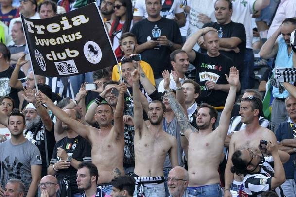 Torcedores de Juventus e Barcelona chegaram ao estádio muito animados com a expectativa de uma grande final em Berlin