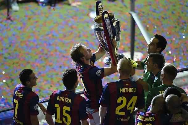 Barcelona venceu a Juventus por 3 a 1, com gols de Rakitic, Suarez e Neymar, e faturou o quinto título da Liga dos Campeões