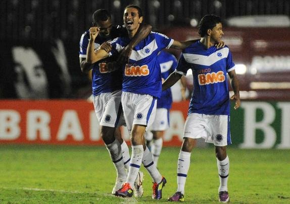 Leandro Guerreiro tambm deixou sua marca na goleada de 2011