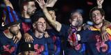 Com direito a festa, discurso dos jogadores e emoo, craques do Barcelona comemoram ttulo da Liga dos Campees no Estdio Camp Nou