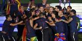 Com direito a festa, discurso dos jogadores e emoo, craques do Barcelona comemoram ttulo da Liga dos Campees no Estdio Camp Nou