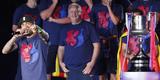 Com direito a festa, discurso dos jogadores e emoo, craques do Barcelona comemoram ttulo da Liga dos Campees no Estdio Camp Nou
