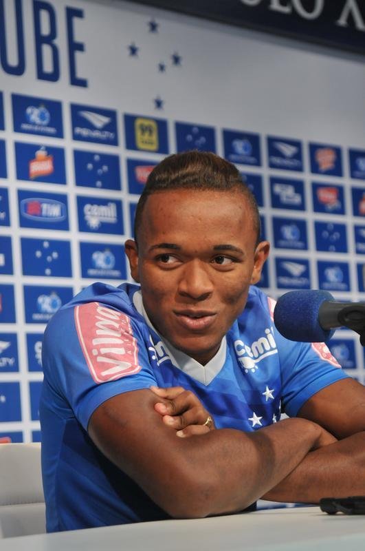 Jogadores do Cruzeiro treinaram em clima leve depois de conseguir duas vitrias seguidas no Brasileiro