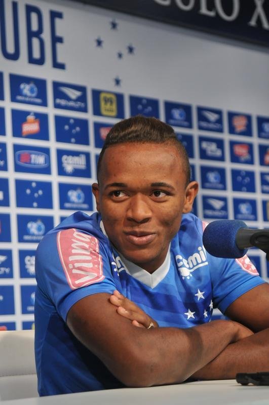 Jogadores do Cruzeiro treinaram em clima leve depois de conseguir duas vitrias seguidas no Brasileiro