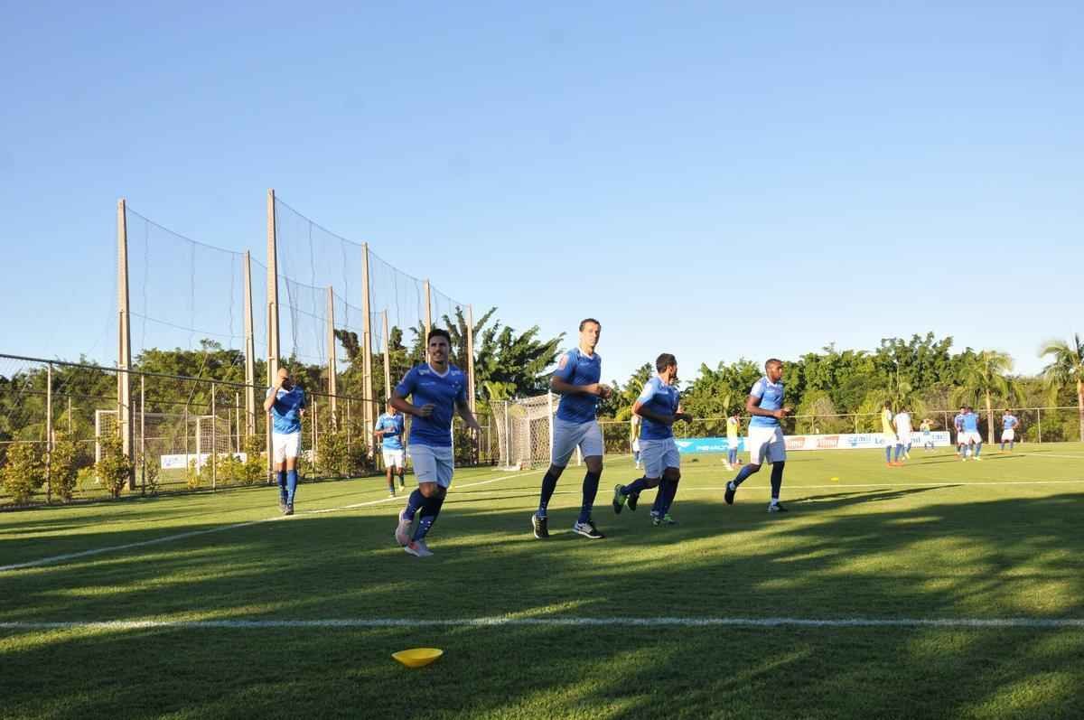 Jogadores do Cruzeiro treinaram em clima leve depois de conseguir duas vitrias seguidas no Brasileiro