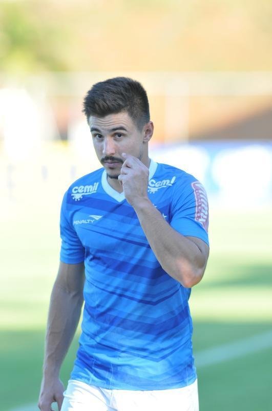 Jogadores do Cruzeiro treinaram em clima leve depois de conseguir duas vitrias seguidas no Brasileiro