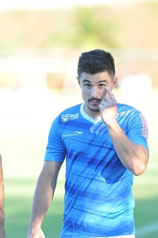 Jogadores do Cruzeiro treinaram em clima leve depois de conseguir duas vitrias seguidas no Brasileiro