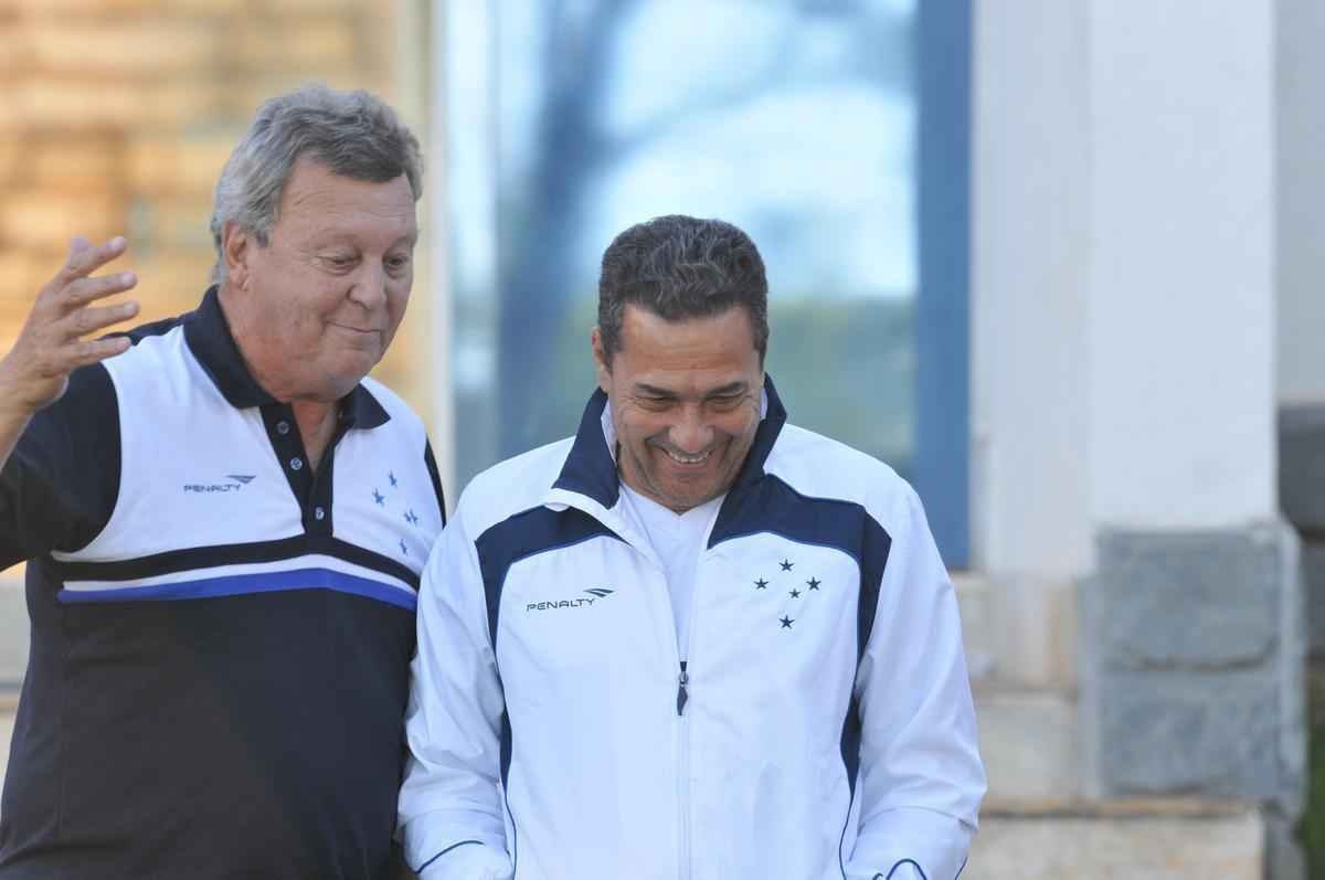 Jogadores do Cruzeiro treinaram em clima leve depois de conseguir duas vitrias seguidas no Brasileiro