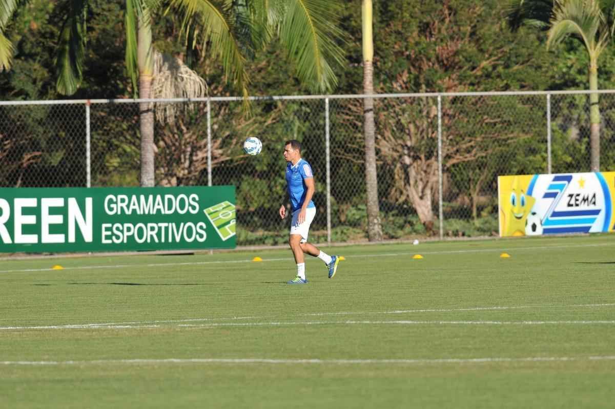 Jogadores do Cruzeiro treinaram em clima leve depois de conseguir duas vitrias seguidas no Brasileiro