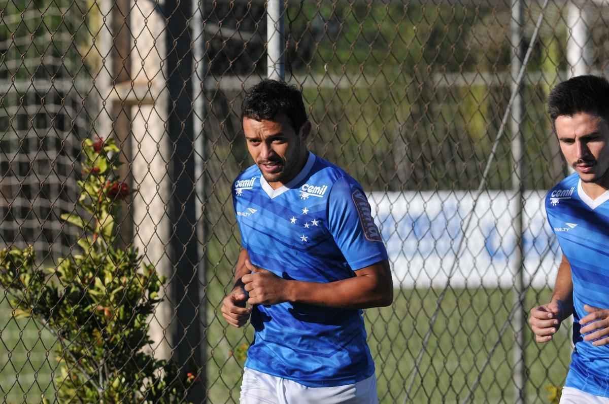 Jogadores do Cruzeiro treinaram em clima leve depois de conseguir duas vitrias seguidas no Brasileiro