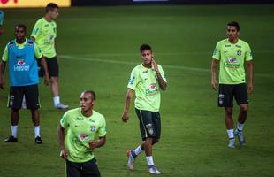 Neymar treinou normalmente e foi confirmado para enfrentar Honduras