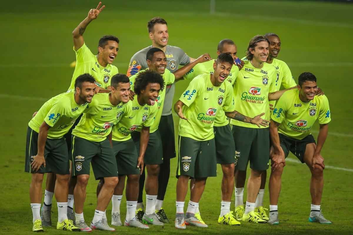 Neymar fez seu primeiro treino com restante do grupo e foi confirmado no amistoso contra Honduras