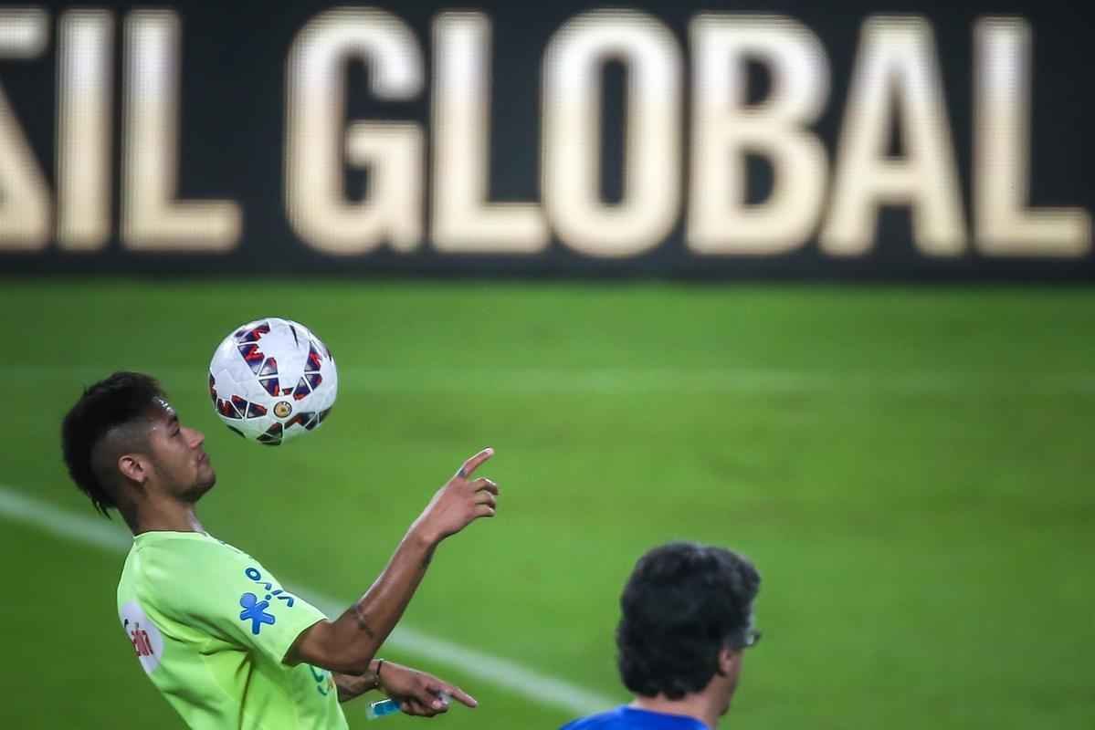 Neymar fez seu primeiro treino com restante do grupo e foi confirmado no amistoso contra Honduras