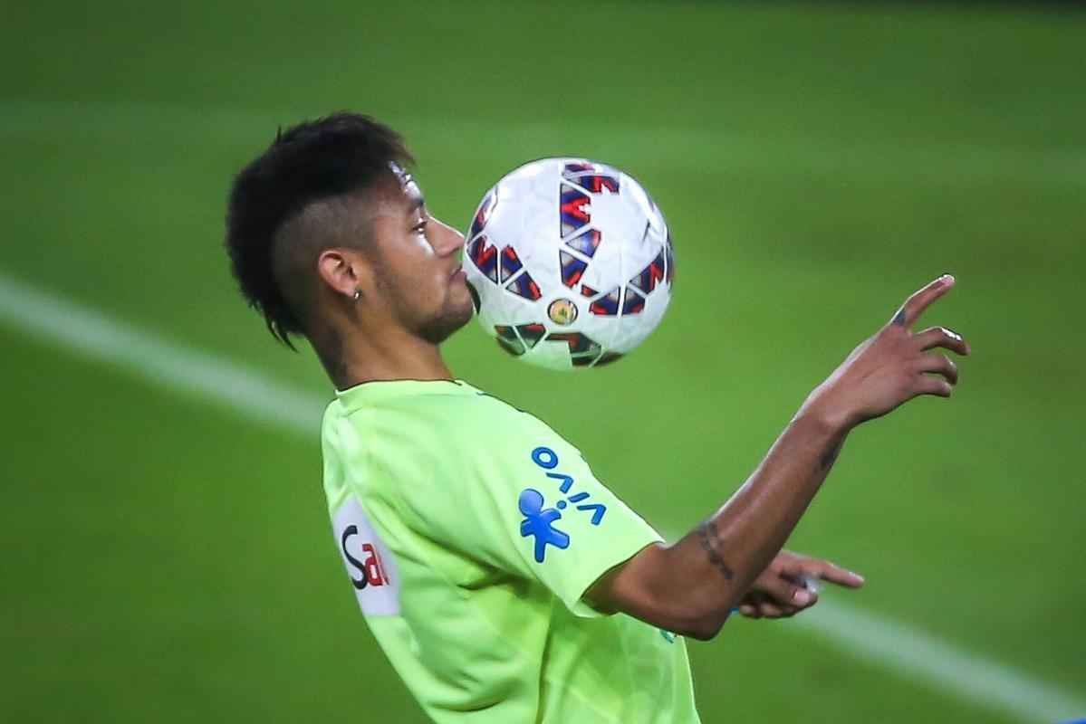 Neymar fez seu primeiro treino com restante do grupo e foi confirmado no amistoso contra Honduras