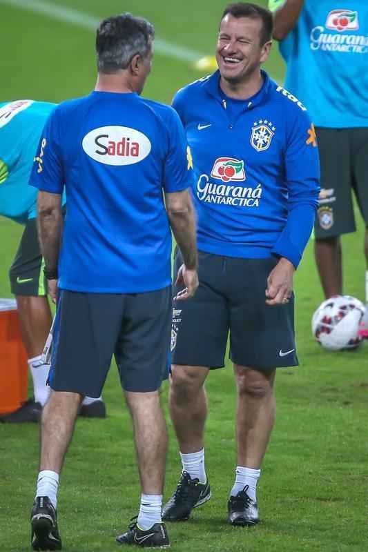 Neymar fez seu primeiro treino com restante do grupo e foi confirmado no amistoso contra Honduras