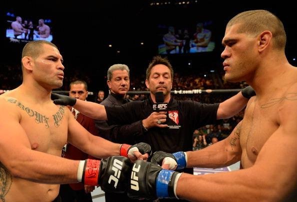 Outro brasileiro no caminho de Cain Velasquez. Mas Antnio Pezo no deu nem pro gasto e foi nocauteado rapidamente em Las Vegas
