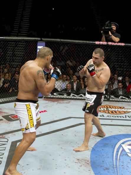 Outro brasileiro no caminho de Cain Velasquez. Mas Antnio Pezo no deu nem pro gasto e foi nocauteado rapidamente em Las Vegas